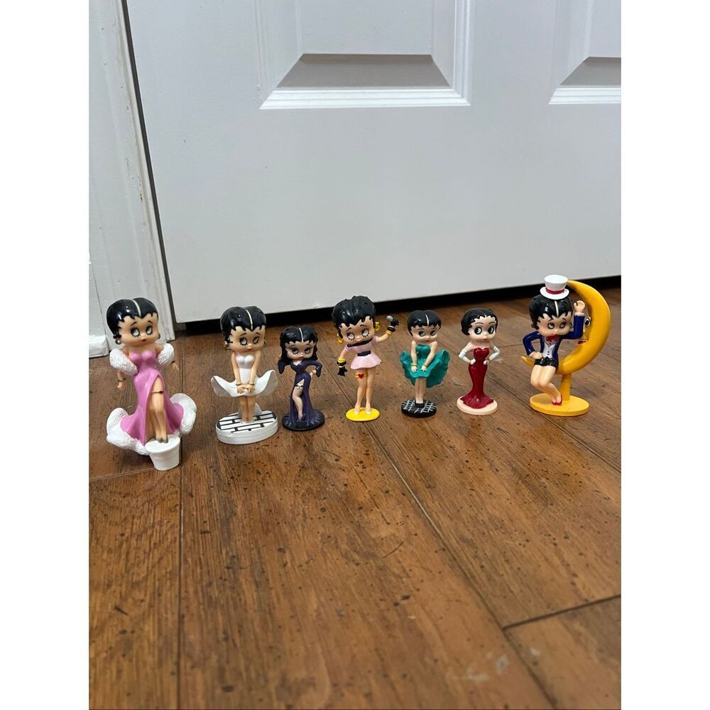 7 Vintage mini betty boop figurines